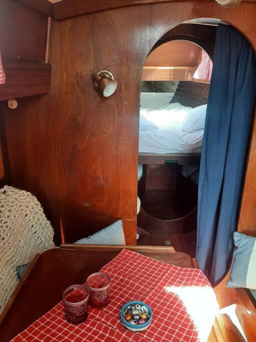 Cosy Sailingboat In Vlissingen Hotel Екстериор снимка